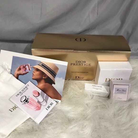 Dior Prestige Exceptional Cotton Pads w/ Perfume & Lip Samples and Dust Bag - Picture 12 of 12